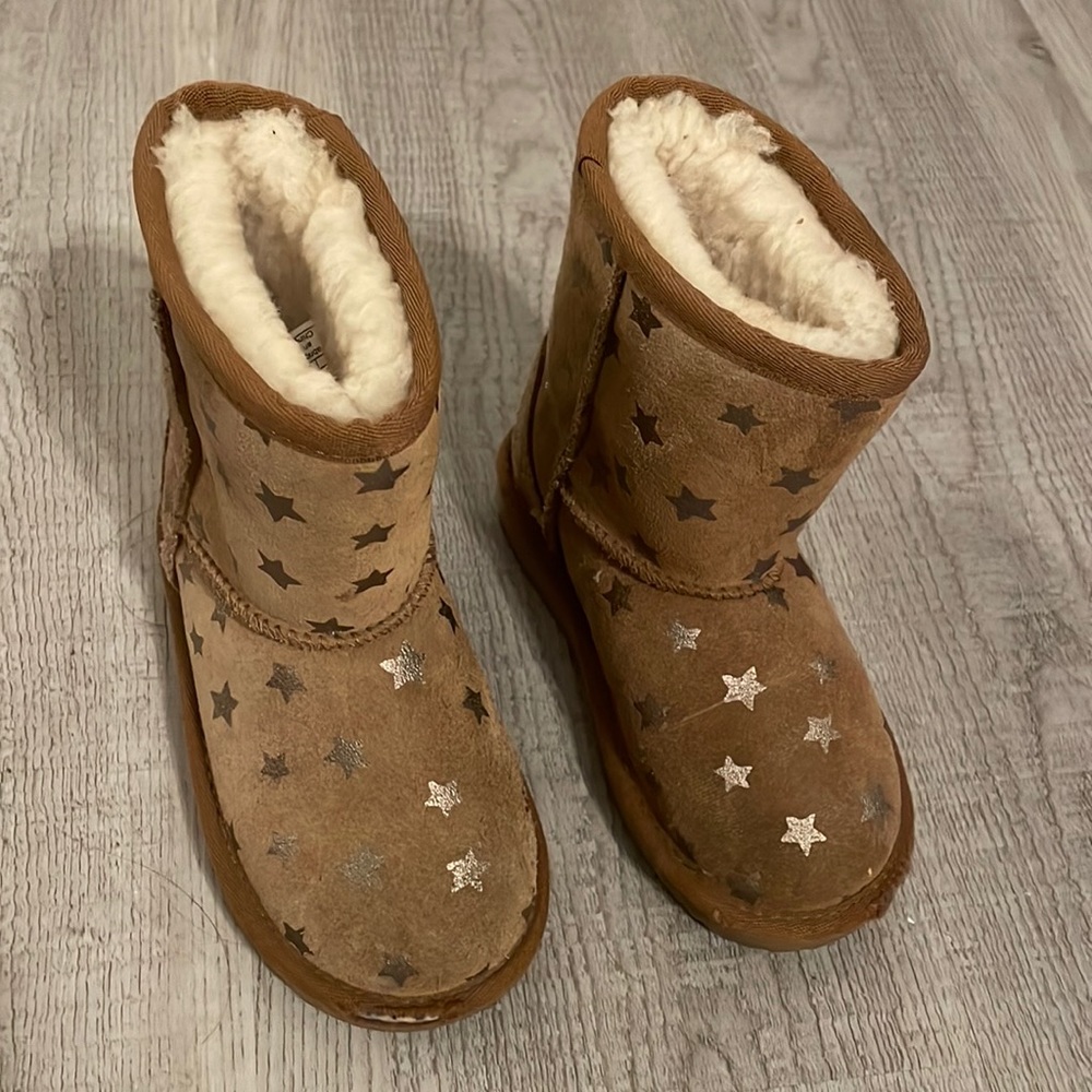 UGG Toddler Size 9
